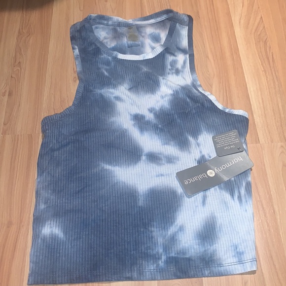 Bundle of 2 sports tanks size XS - Picture 4 of 6